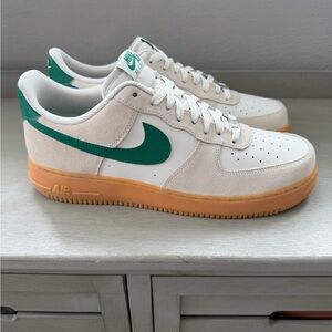 Nike Air Force 1 - Only Worn Once - Green & Cream - Men’s Size 13